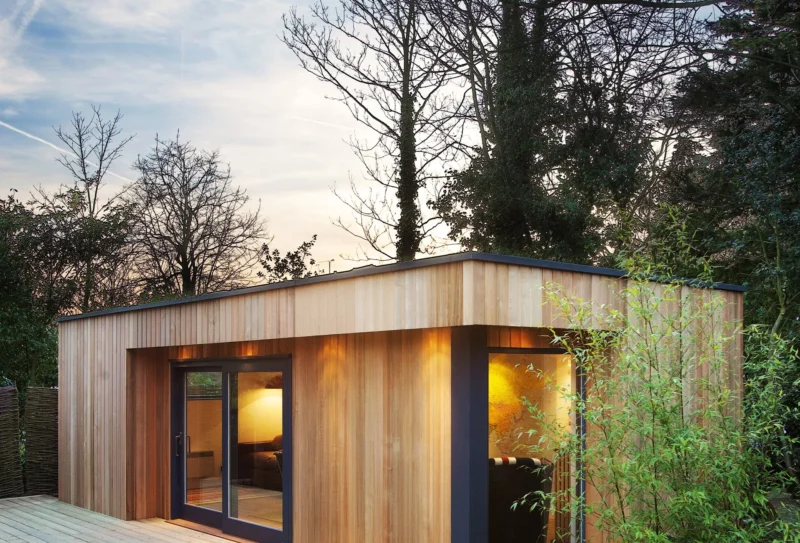 Garden-rooms-1-Easy-Living-11Mar14-pr_bt.jpg
